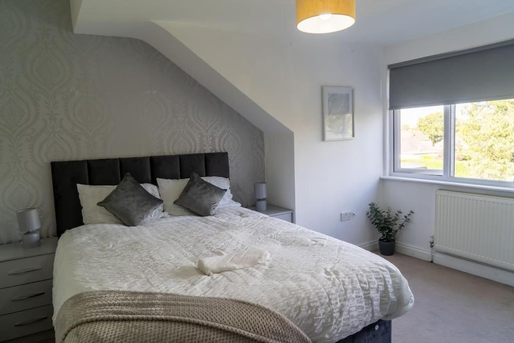 Spacious 15 Guest Home With 9 Beds In Shirley Solihull Buitenkant foto