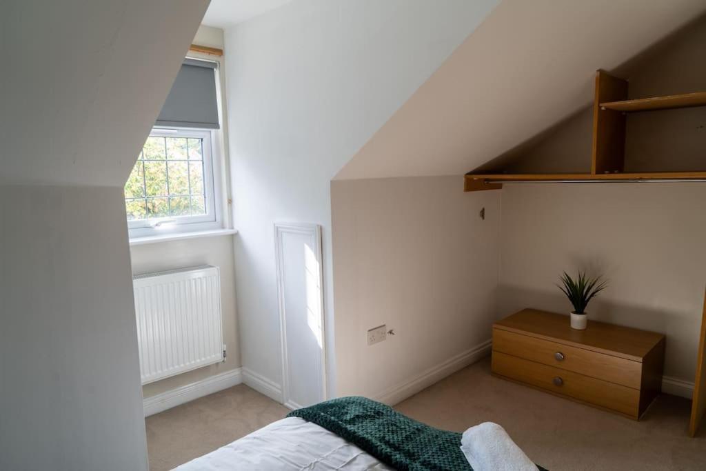 Spacious 15 Guest Home With 9 Beds In Shirley Solihull Buitenkant foto