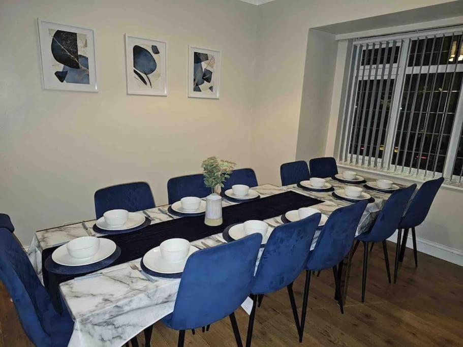 Spacious 15 Guest Home With 9 Beds In Shirley Solihull Buitenkant foto