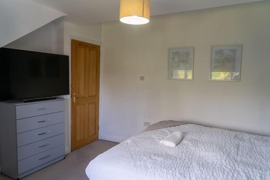Spacious 15 Guest Home With 9 Beds In Shirley Solihull Buitenkant foto