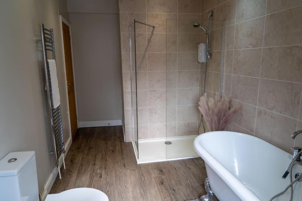 Spacious 15 Guest Home With 9 Beds In Shirley Solihull Buitenkant foto